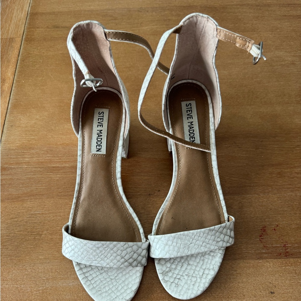 Steve Madden white snake skin block heel